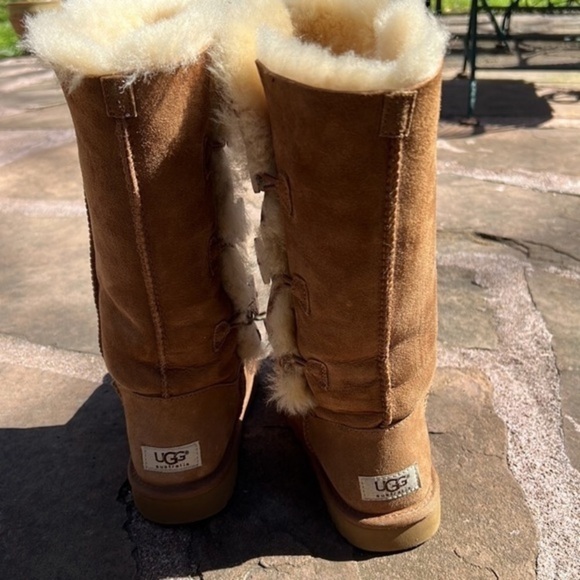 Ugg Bailey button boot - Picture 2 of 2